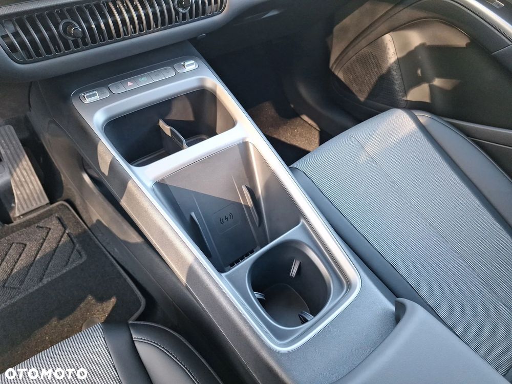 BYD Dolphin G Comfort E-CVT - 26