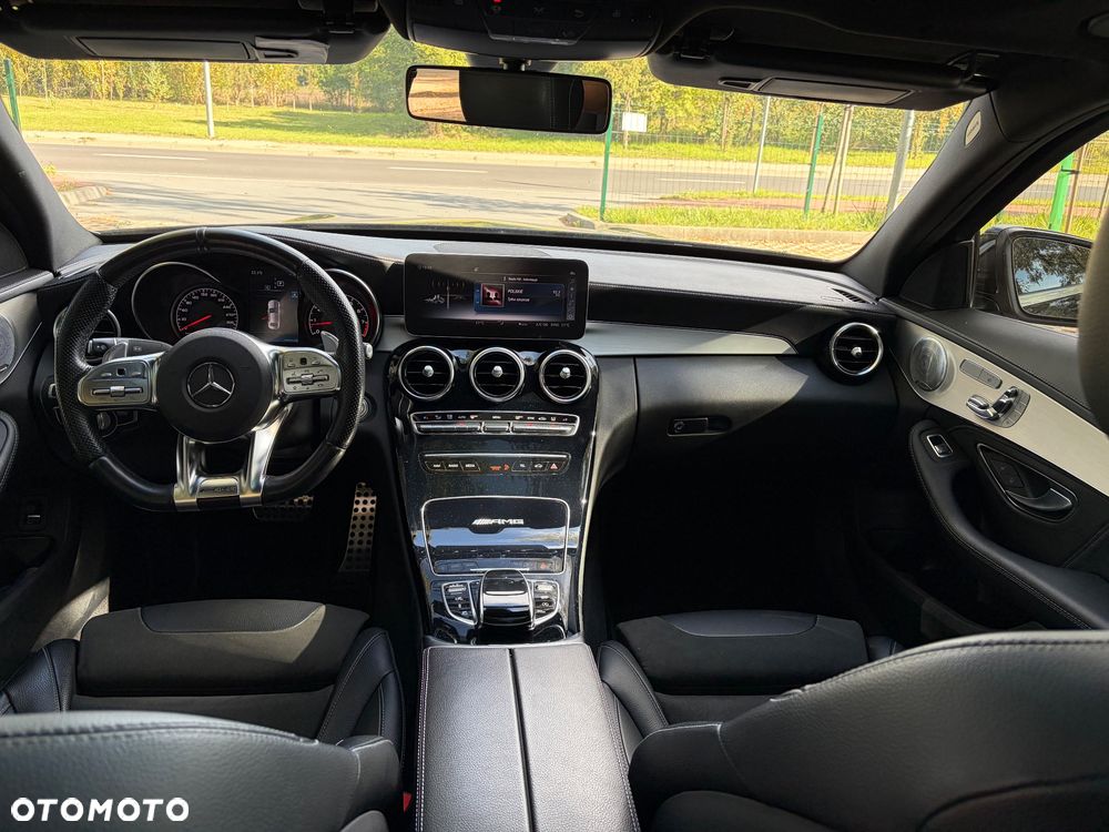 Mercedes-Benz Klasa C 63 AMG 9G - 17