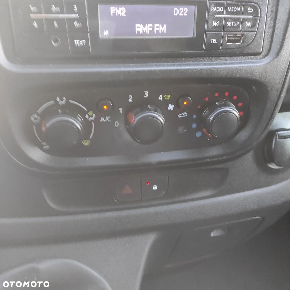 Renault Trafic - 21