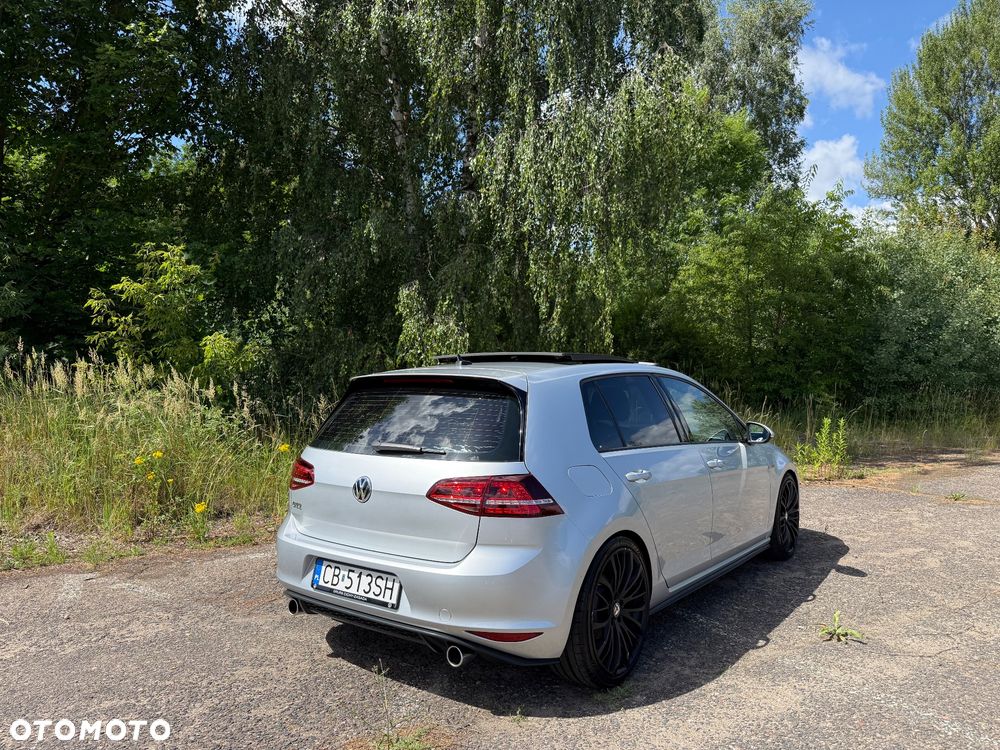 Volkswagen Golf - 8