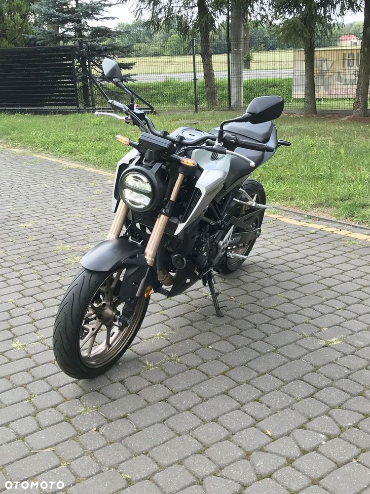 Honda CB - 8
