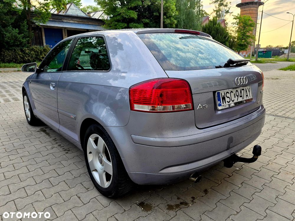 Audi A3 3-drzwiowe 1.6 Ambition - 4