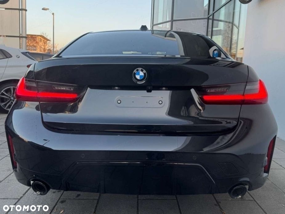 BMW Seria 3 330i xDrive M Sport sport - 3