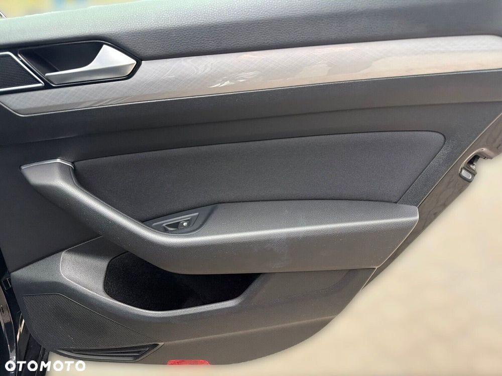 Volkswagen Passat 1.5 TSI EVO Business DSG - 27