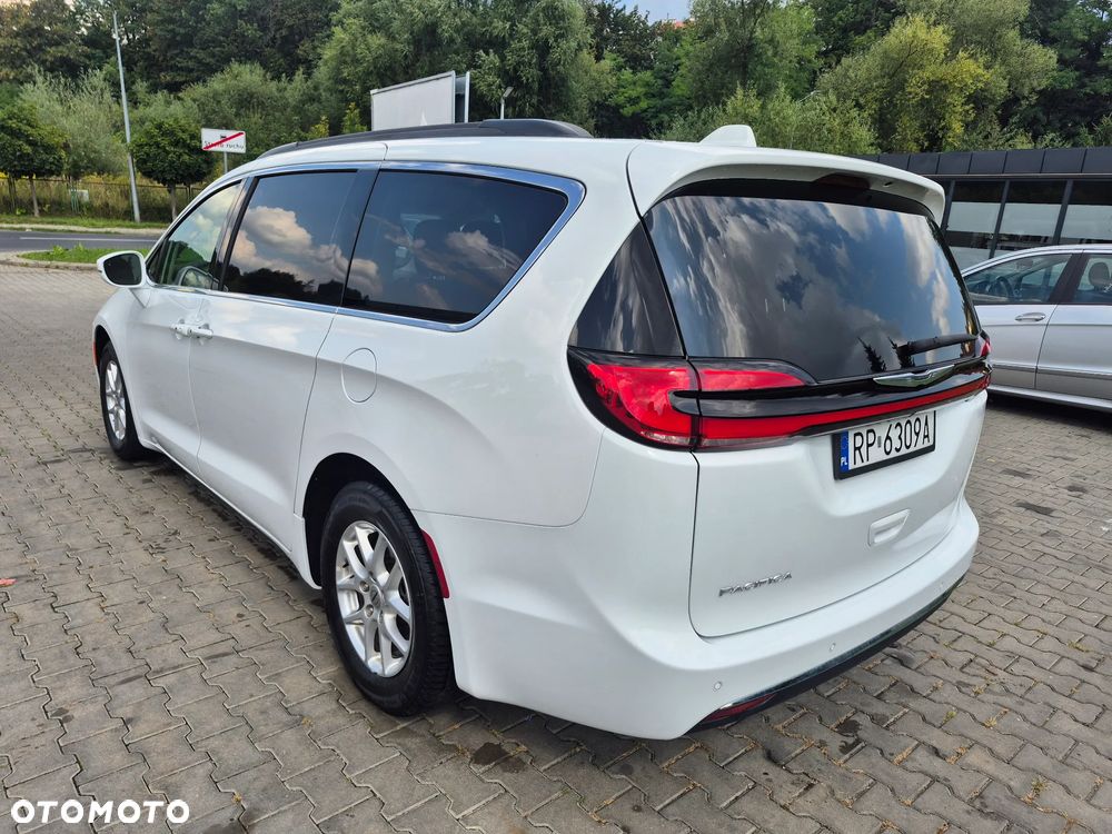 Chrysler Pacifica - 4