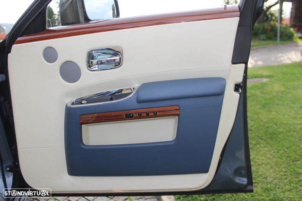 Rolls Royce Ghost - 27