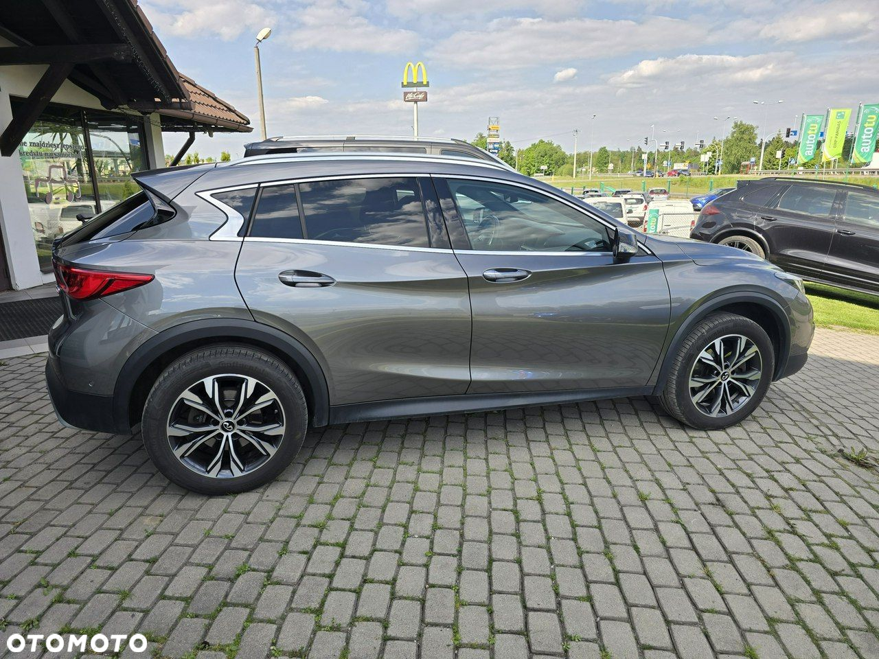 Infiniti QX30 2.0t Premium AWD 7DCT - 7