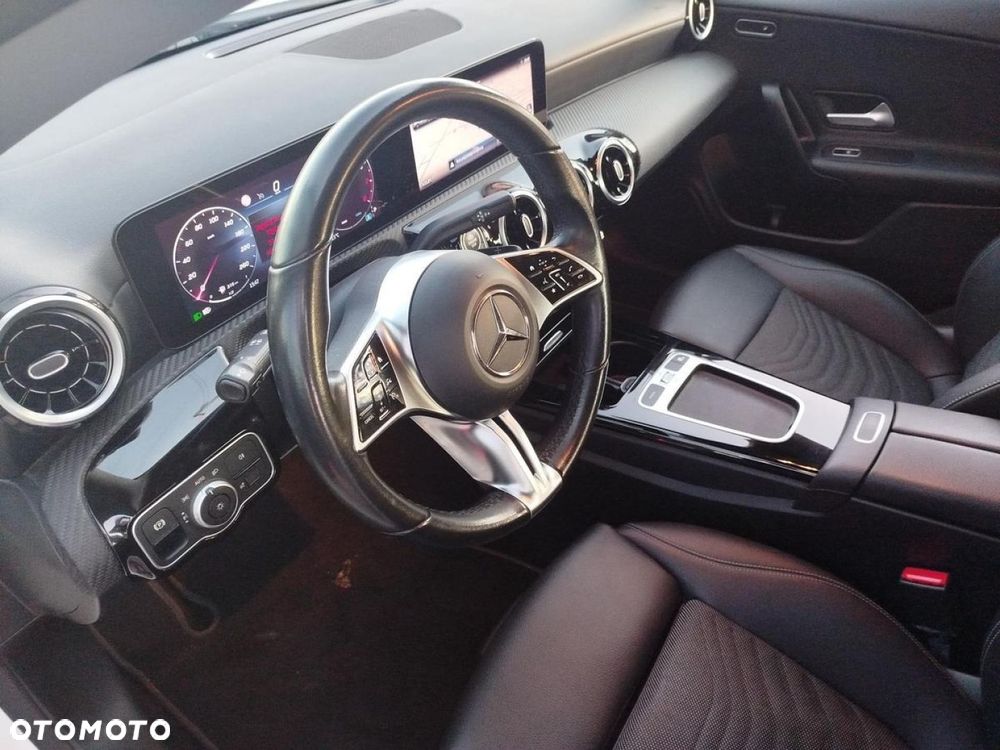 Mercedes-Benz CLA - 10