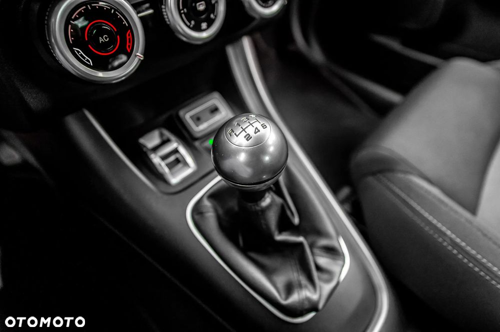 Alfa Romeo Giulietta 1.4 TB 16V Multiair Collezione - 30