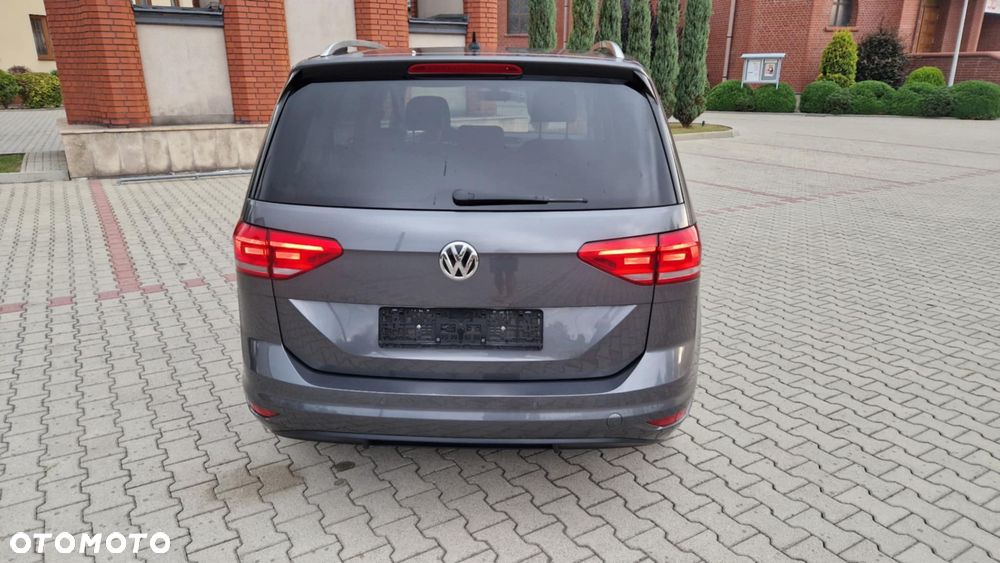 Volkswagen Touran - 6
