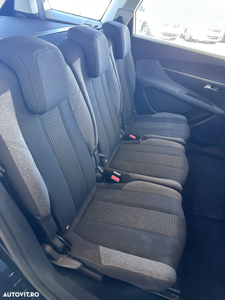 Peugeot 5008 BlueHDI 130 EAT8 Active - 12
