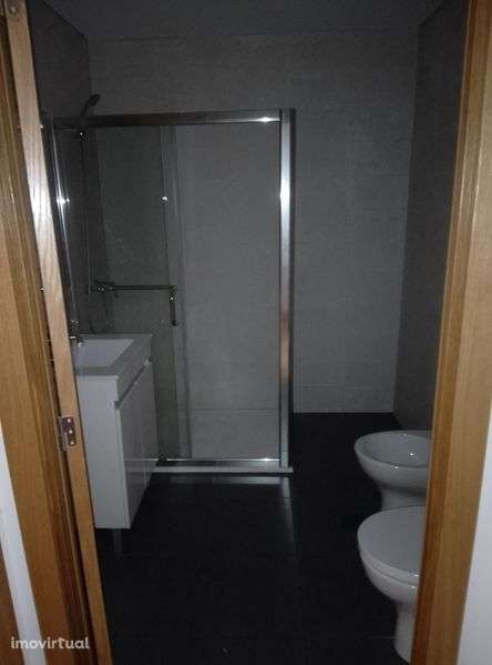 Alugo apartamento T2 - Grande imagem: 5/8