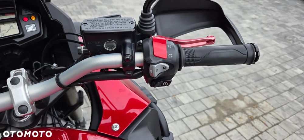 Honda VFR - 16