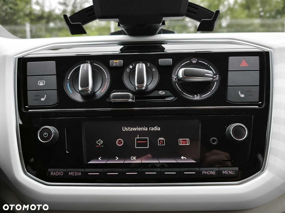 Volkswagen up! 1.0 TSI move - 29