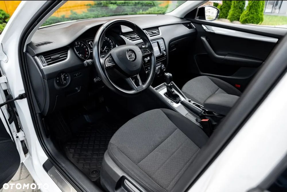 Skoda Octavia 2.0 TDI 4x4 Style DSG - 25