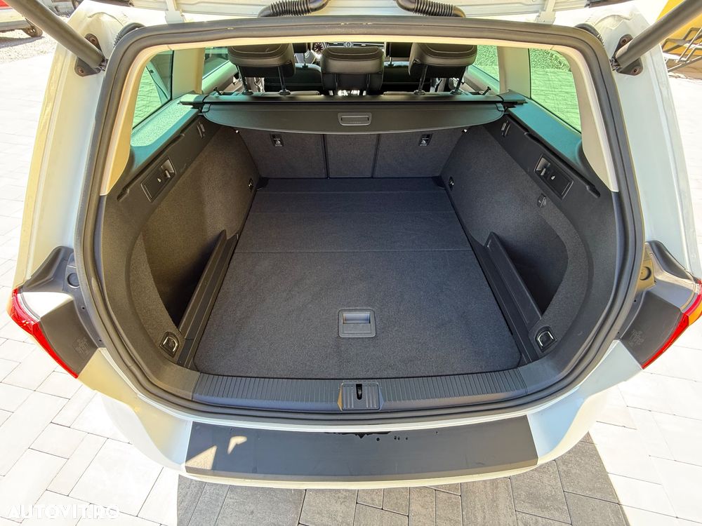 Volkswagen Passat 2.0 TDI DSG (BlueMotion Technology) Highline - 37