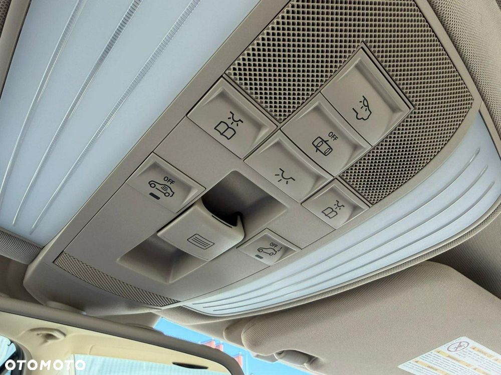Mercedes-Benz Klasa E 500 4-Matic Avantgarde - 23