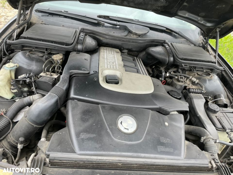 piese bmw e39 Facelift 520d 2002 telefon interior panouri mahon trimuri motor cutie volanta ambreaj radiator jante roti R 16 17 5x120 alutec  capota bara aripa far usa ceasuri bord - 32