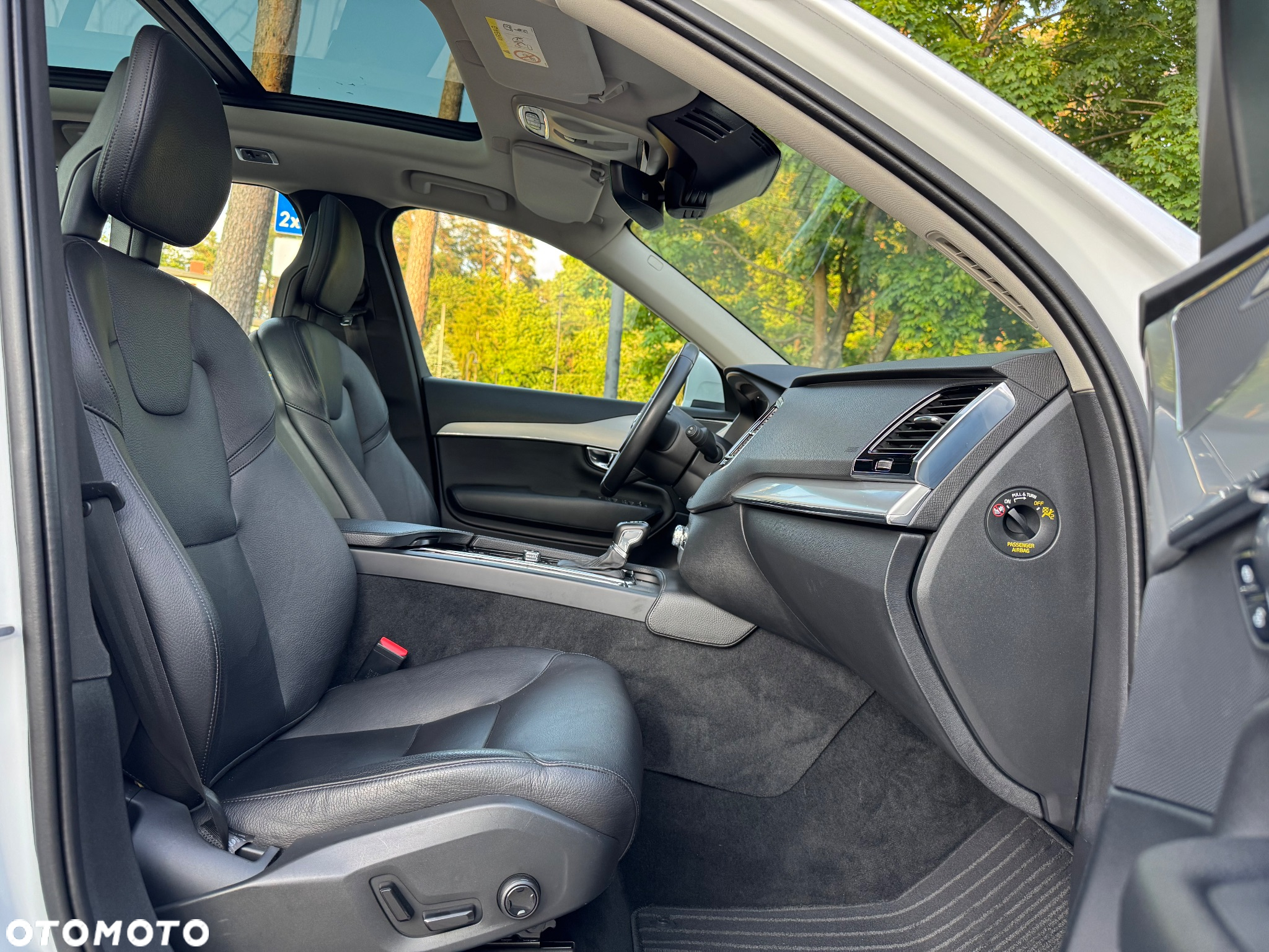 Volvo XC 90 D5 AWD Momentum - 25