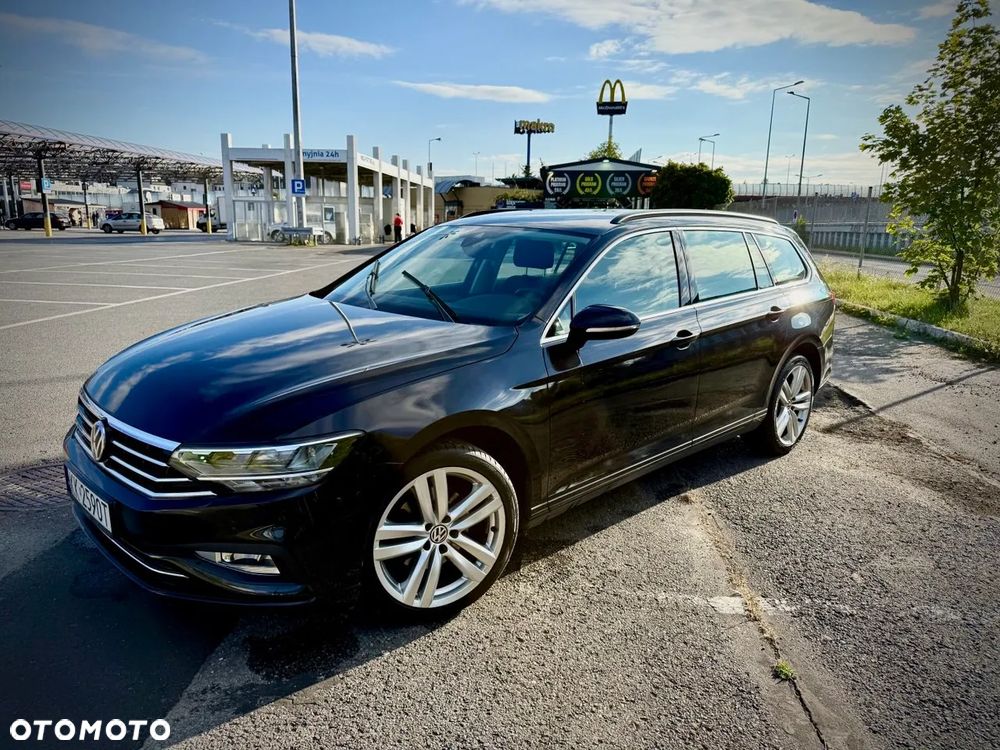 Volkswagen Passat - 1