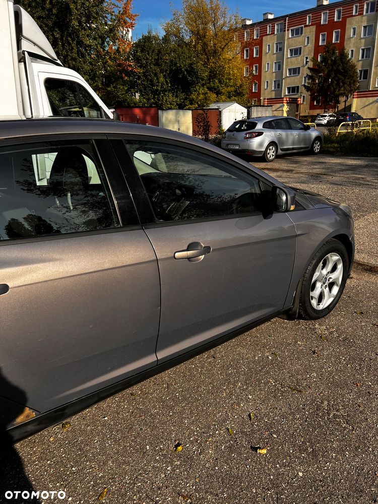 Ford Focus 1.6 Ambiente - 3