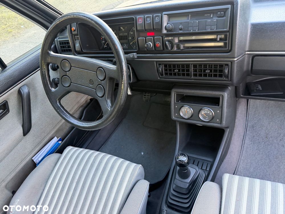 Volkswagen Jetta - 25
