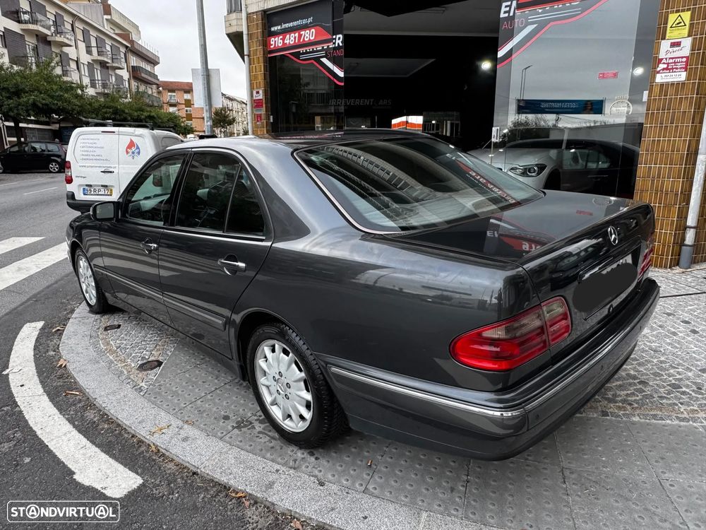 Mercedes-Benz E 220 - 2