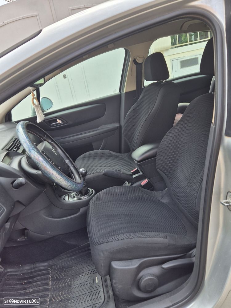 Citroën C4 1.6 HDi 110 SX - 1