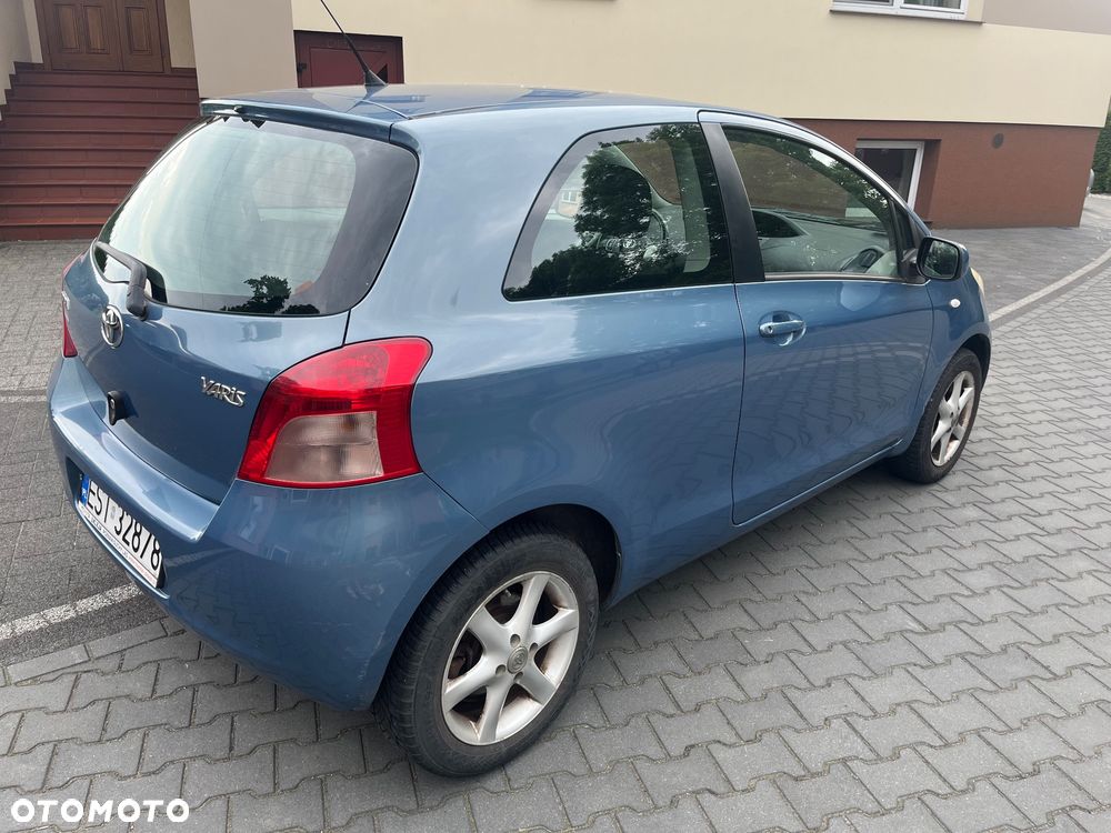 Toyota Yaris 1.0 Luna - 4