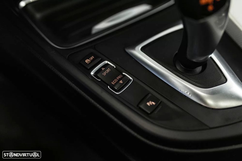 BMW 318 d Touring Aut. M Sport - 12