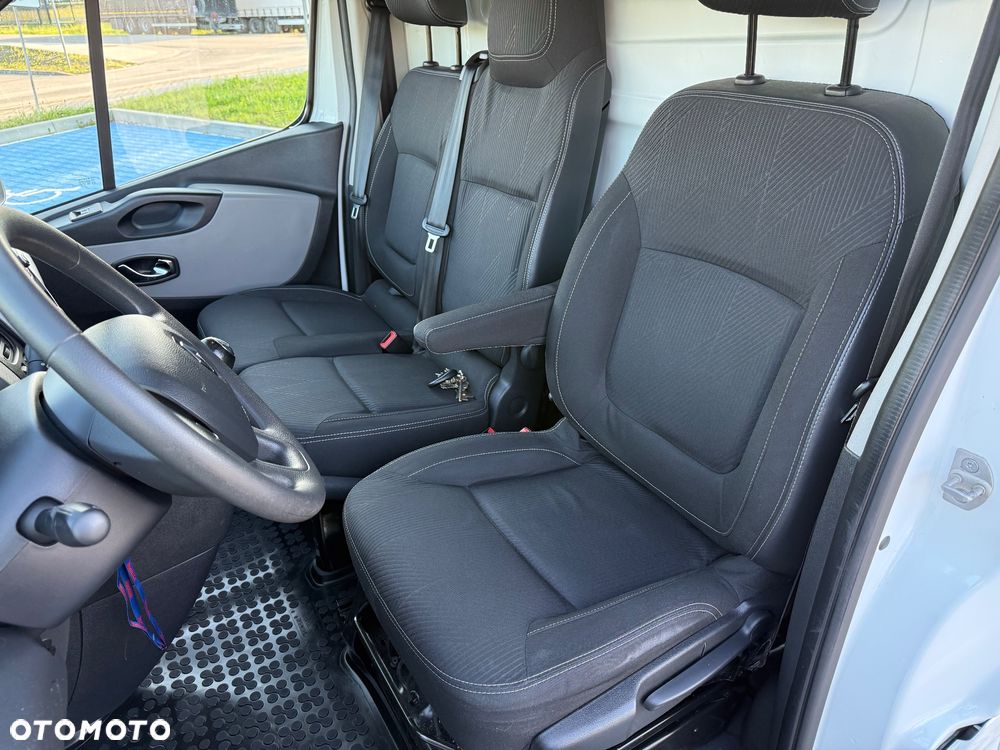 Renault Trafic - 21