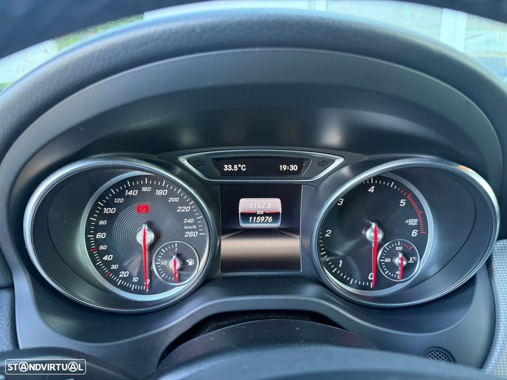 Mercedes-Benz CLA 180 d Shooting Brake Urban - 14