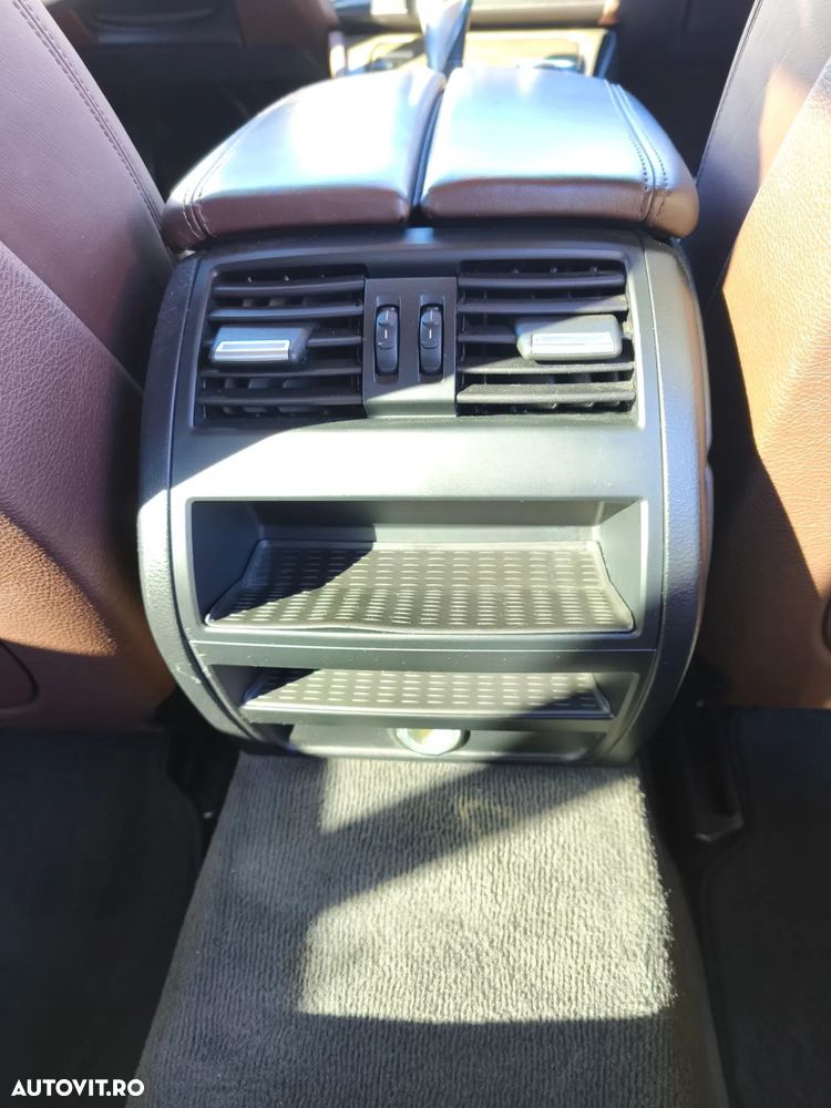 BMW Seria 5 525d xDrive Touring Sport-Aut. Luxury Line - 30