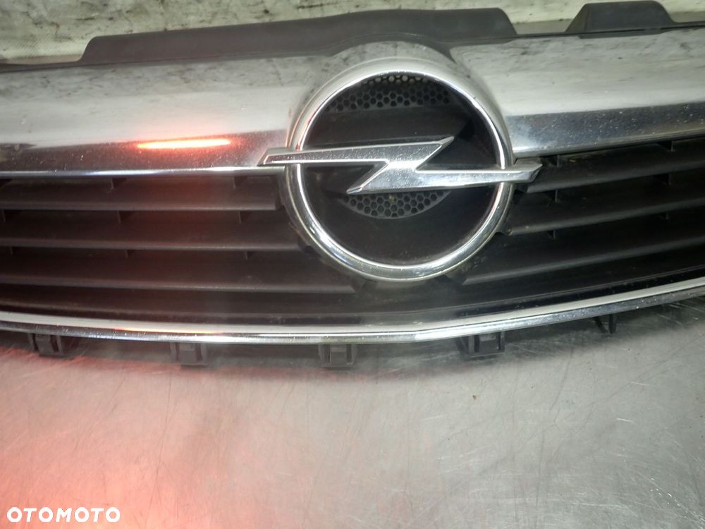 GRILL ATRAPA OPEL ZAFIRA B 13136136 - 4