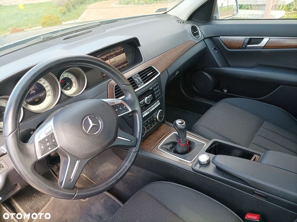 Mercedes-Benz Klasa C 180 Avantgarde - 16