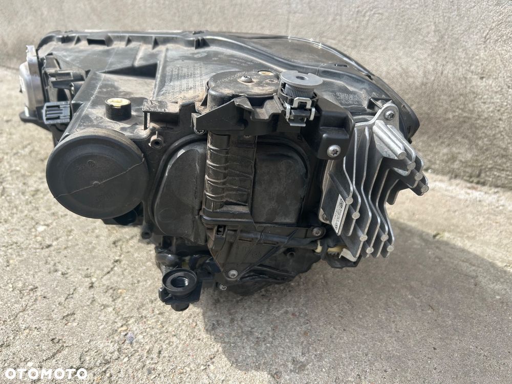 Lampa przednia prawa VW Golf Sportsvan 517941082A - 6