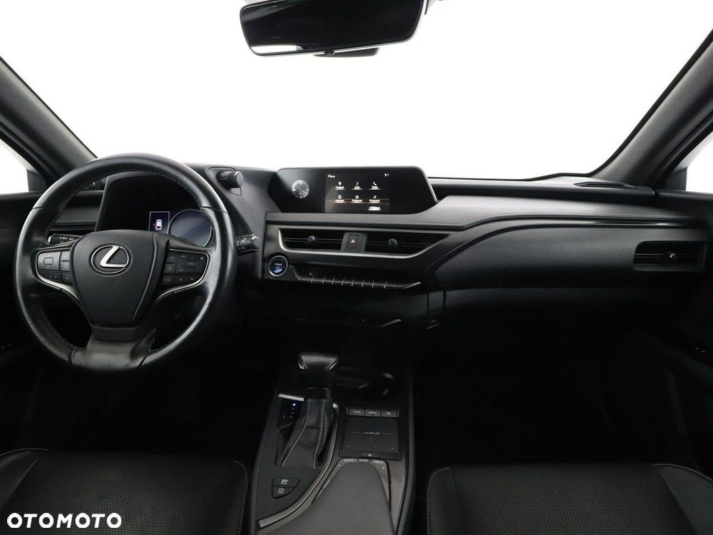Lexus UX 250h - 16