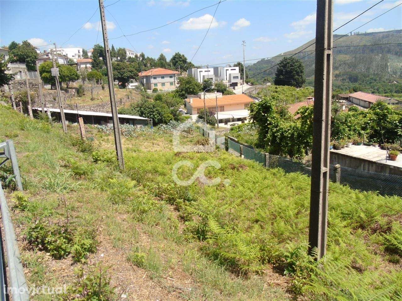 Terreno e construção em Gonça - Guimarães - Grande imagem: 2/4