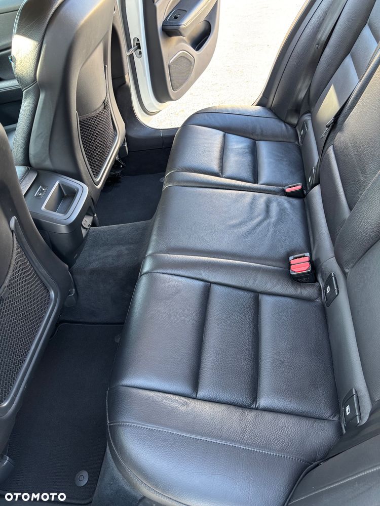 Volvo V60 Cross Country D4 AWD - 13