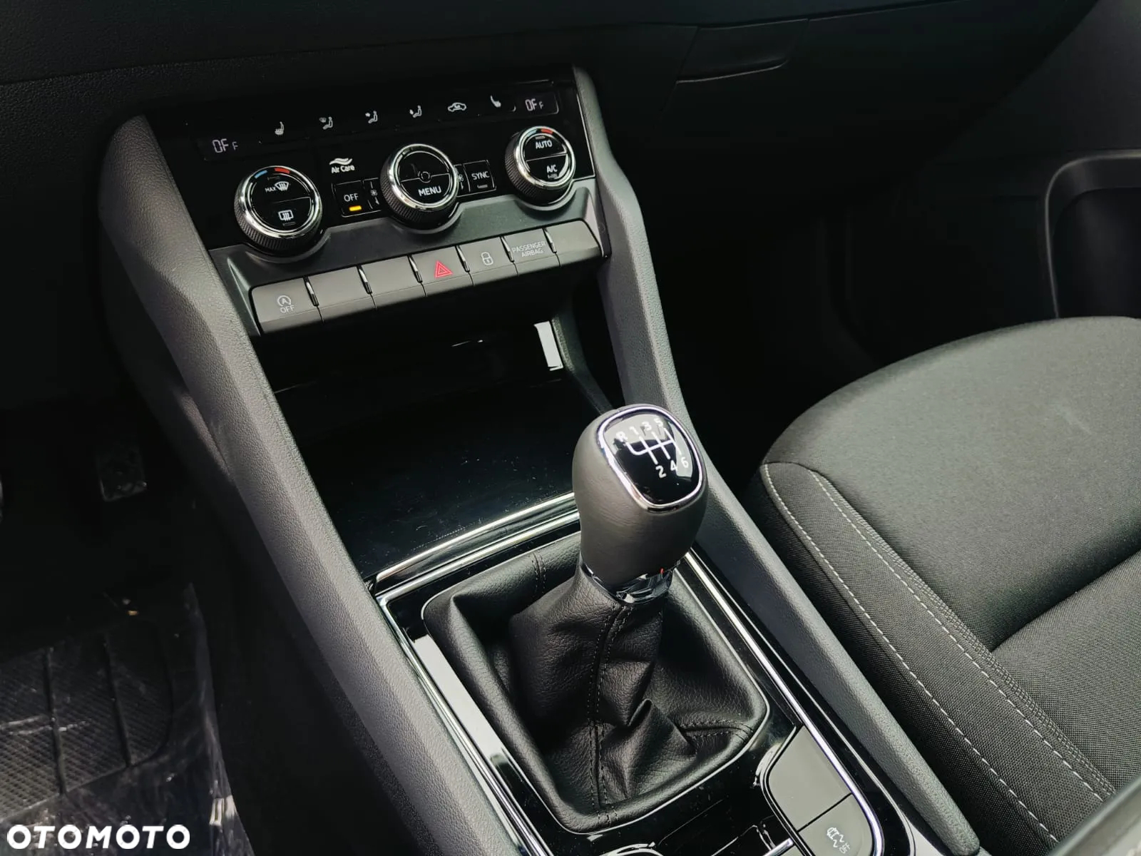 Skoda Karoq 1.5 TSI ACT Selection - 17