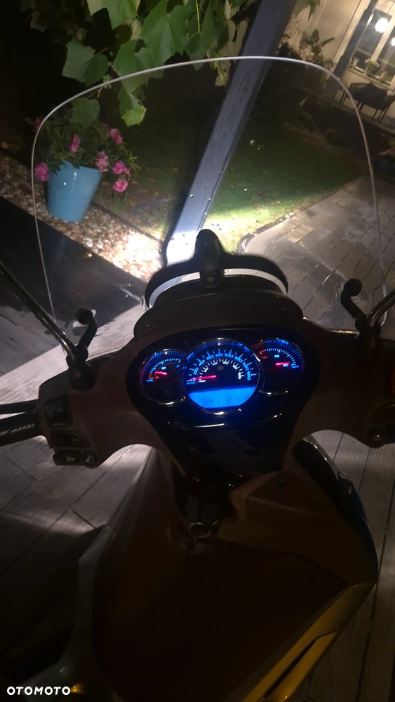 Piaggio Beverly - 8