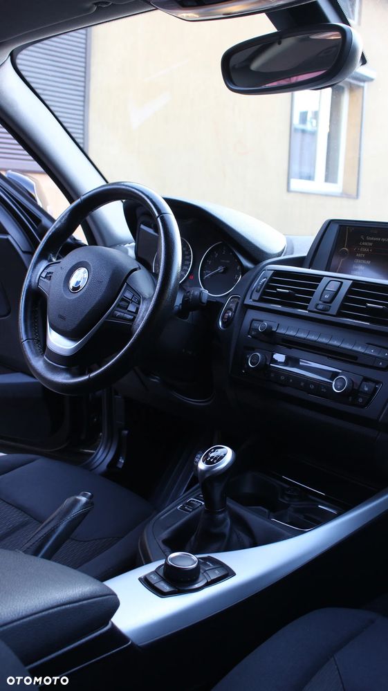 BMW Seria 1 116i - 11