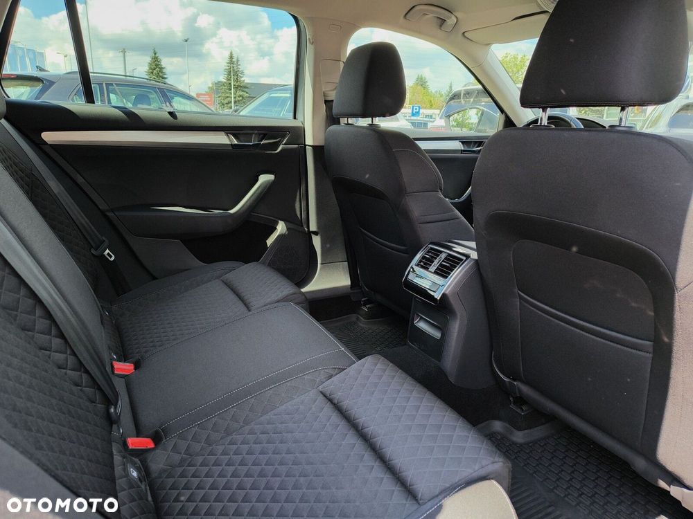 Skoda Superb 2.0 TDI SCR Ambition DSG - 24