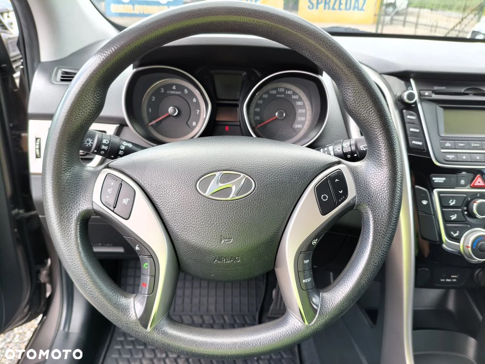 Hyundai i30 i30cw 1.4 Classic - 24