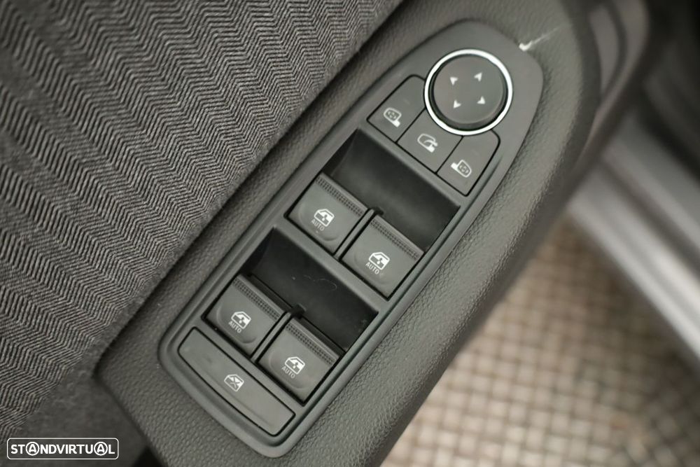 Renault Clio 1.0 TCe Techno Bi-Fuel - 21