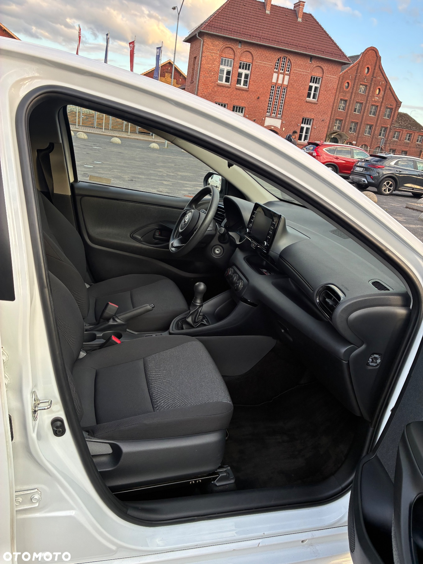 Toyota Yaris 1.0 Active - 8