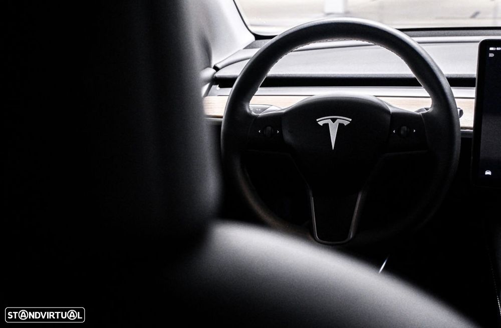 Tesla Model Y Long Range Dual Motor AWD - 17