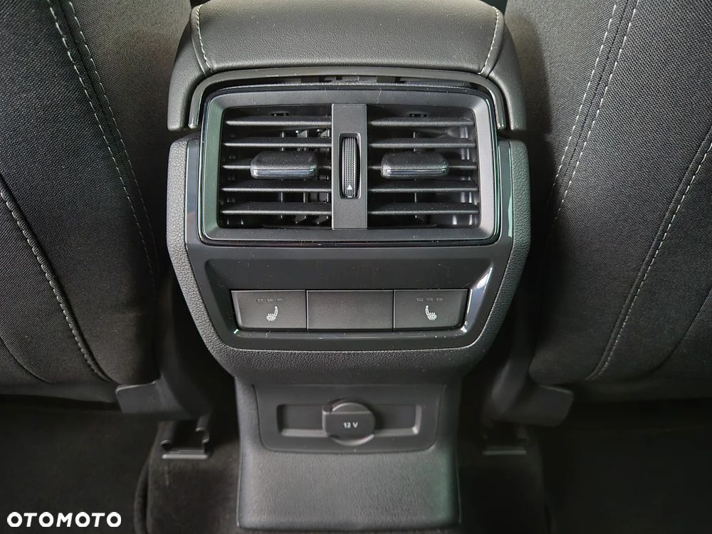 Skoda Karoq 1.5 TSI ACT Sportline DSG - 32