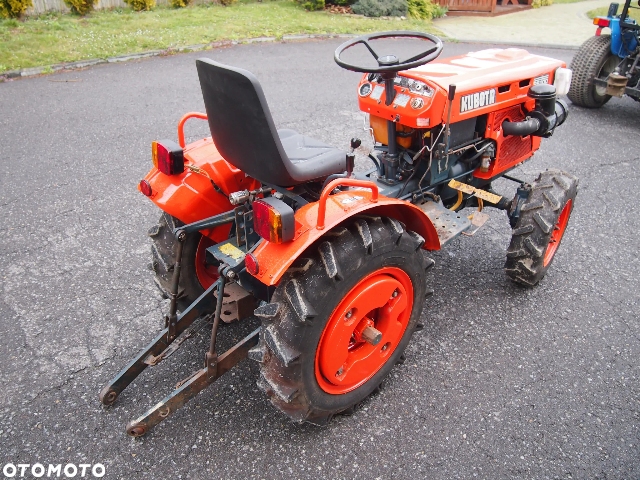 Traktor Kubota B6100 15KM 4x4 - 5