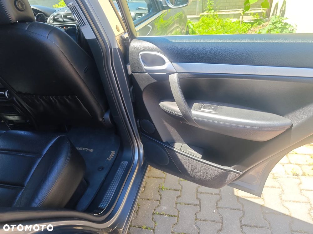 Porsche Cayenne - 12